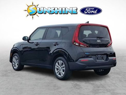 Used 2021 Kia Soul LX FWD image 4