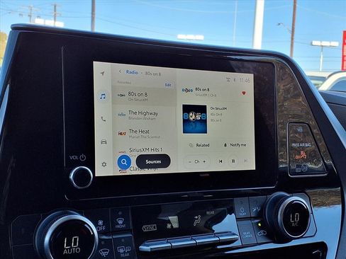 Used 2024 Toyota Highlander LE image 18