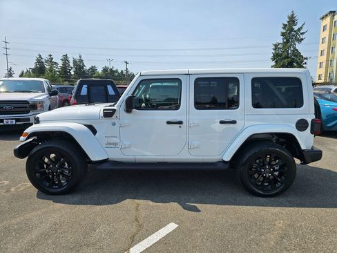 Used 2024 Jeep Wrangler Unlimited Sahara w/ Technology Group AWD/4WD image 5