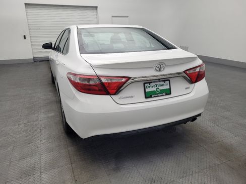 Used 2016 Toyota Camry SE image 6