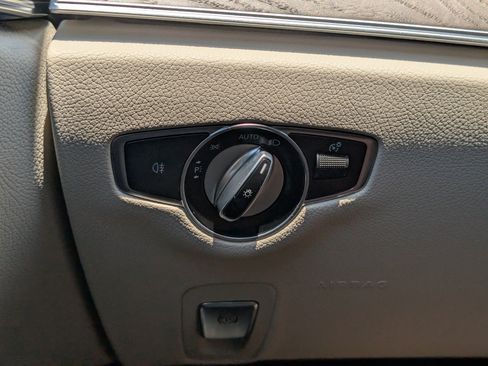 Used 2022 Mercedes-Benz E 350 Sedan image 28
