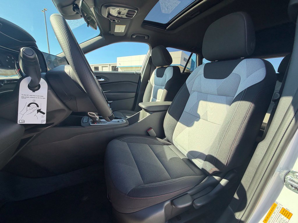 New 2026 Chevrolet Trax RS w/ Sunroof Package FWD image 11