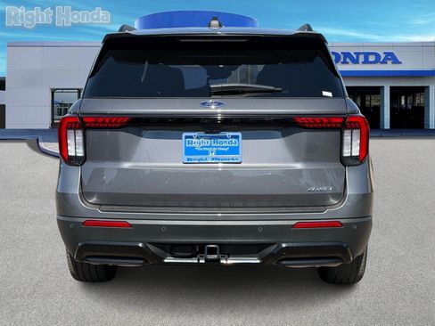 Used 2025 Ford Explorer ST-Line w/ Premium Package image 7