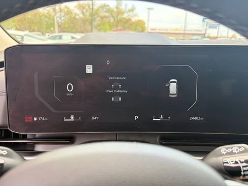 Used 2025 Kia Carnival SX Prestige FWD image 37