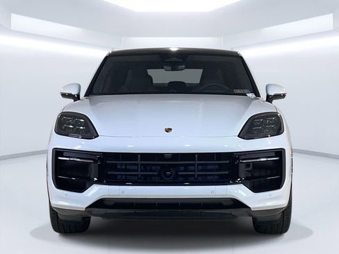 New 2026 Porsche Cayenne GTS image 2