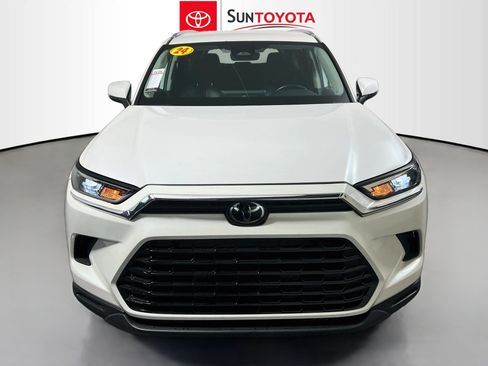 Used 2024 Toyota Grand Highlander FWD image 10