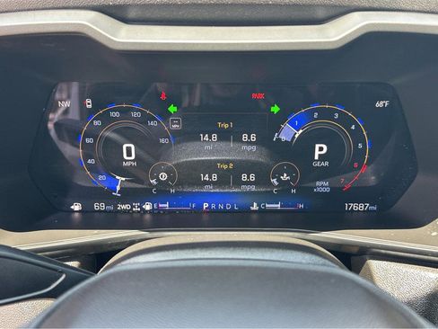 Used 2025 Chevrolet Colorado W/T AWD/4WD image 21