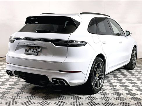 Certified 2019 Porsche Cayenne Turbo AWD/4WD image 9