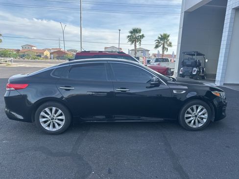 Used 2017 Kia Optima EX image 5