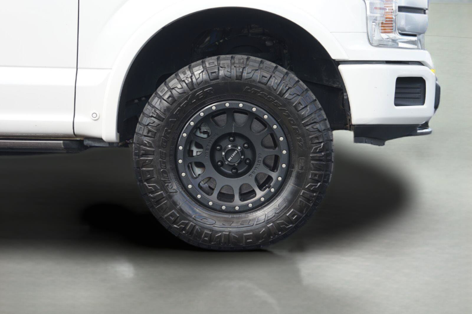 Used 2019 Ford F150 Platinum w/ Equipment Group 701A Luxury AWD/4WD image 4
