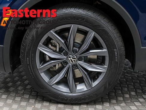 Used 2022 Volkswagen Tiguan SE image 30