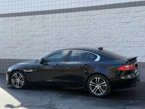 Used 2017 Jaguar XE Premium image 2