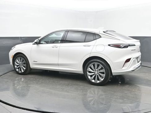 Used 2024 Buick Envista Avenir image 3