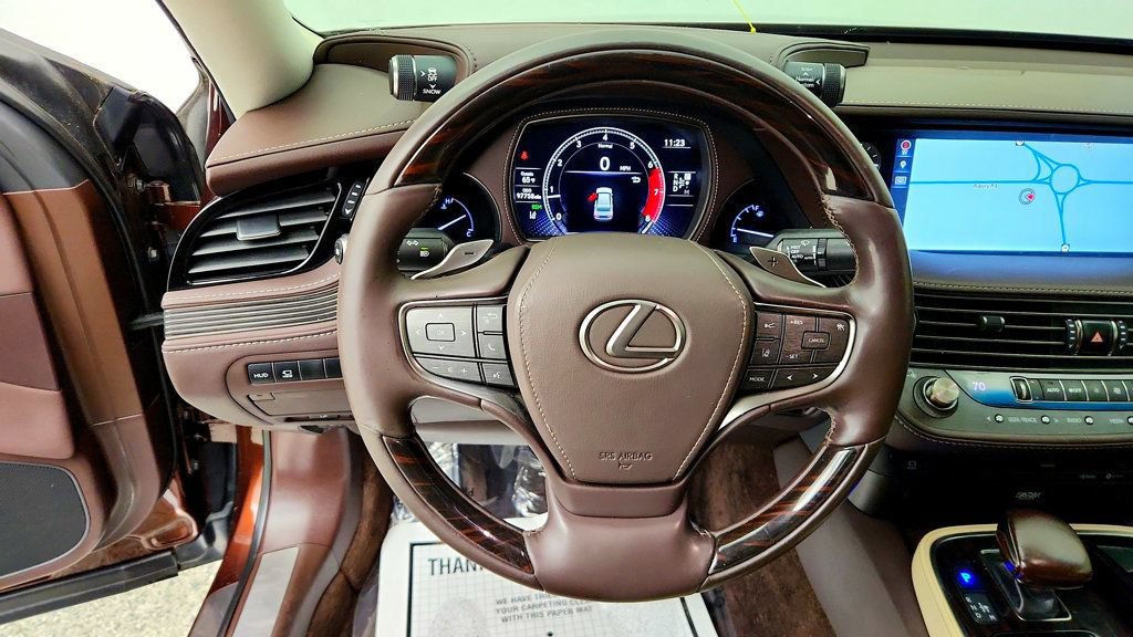 Used 2018 Lexus LS 500 w/ Luxury Package RWD image 14