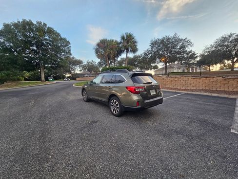 Used 2015 Subaru Outback 2.5i Limited AWD/4WD image 6
