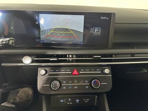 Certified 2025 Hyundai Tucson SE image 22