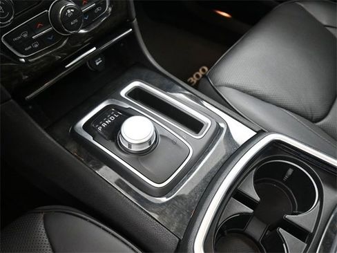 Used 2016 Chrysler 300 C w/ Safetytec Plus Group image 31