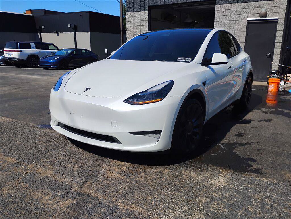 Used 2023 Tesla Model Y Performance AWD/4WD image 3