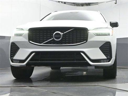 Used 2024 Volvo XC60 B5 Core image 35
