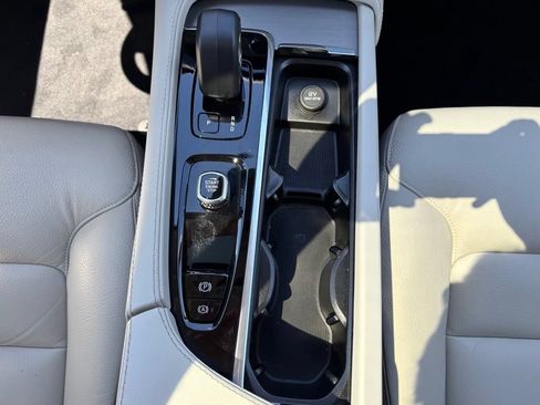 Certified 2024 Volvo XC90 B5 Core w/ Climate Package AWD/4WD image 30