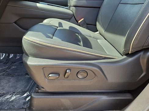 Used 2025 Chevrolet Tahoe Premier image 25