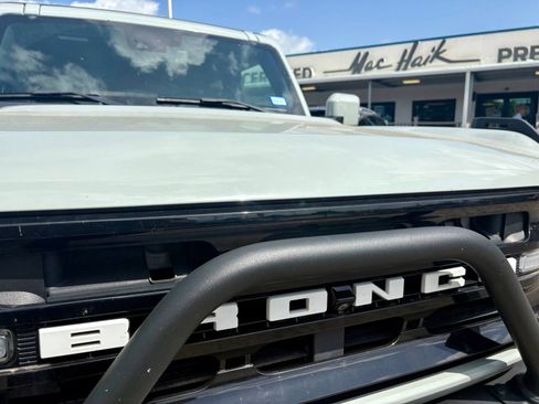 Used 2021 Ford Bronco Outer Banks w/ Sasquatch Package AWD/4WD image 7