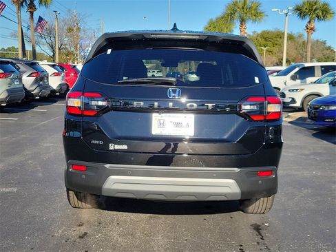 Certified 2025 Honda Pilot EX-L image 8