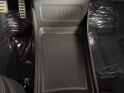 Used 2023 Rivian R1T Adventure image 30