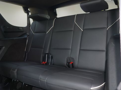 Certified 2025 Cadillac Escalade Premium Luxury AWD/4WD image 12