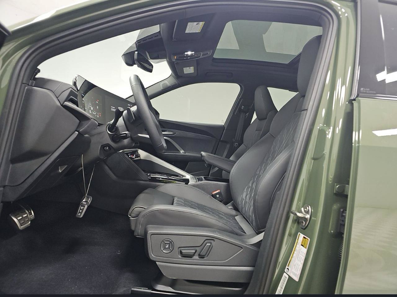 Used 2025 Audi SQ5 Prestige AWD/4WD image 7