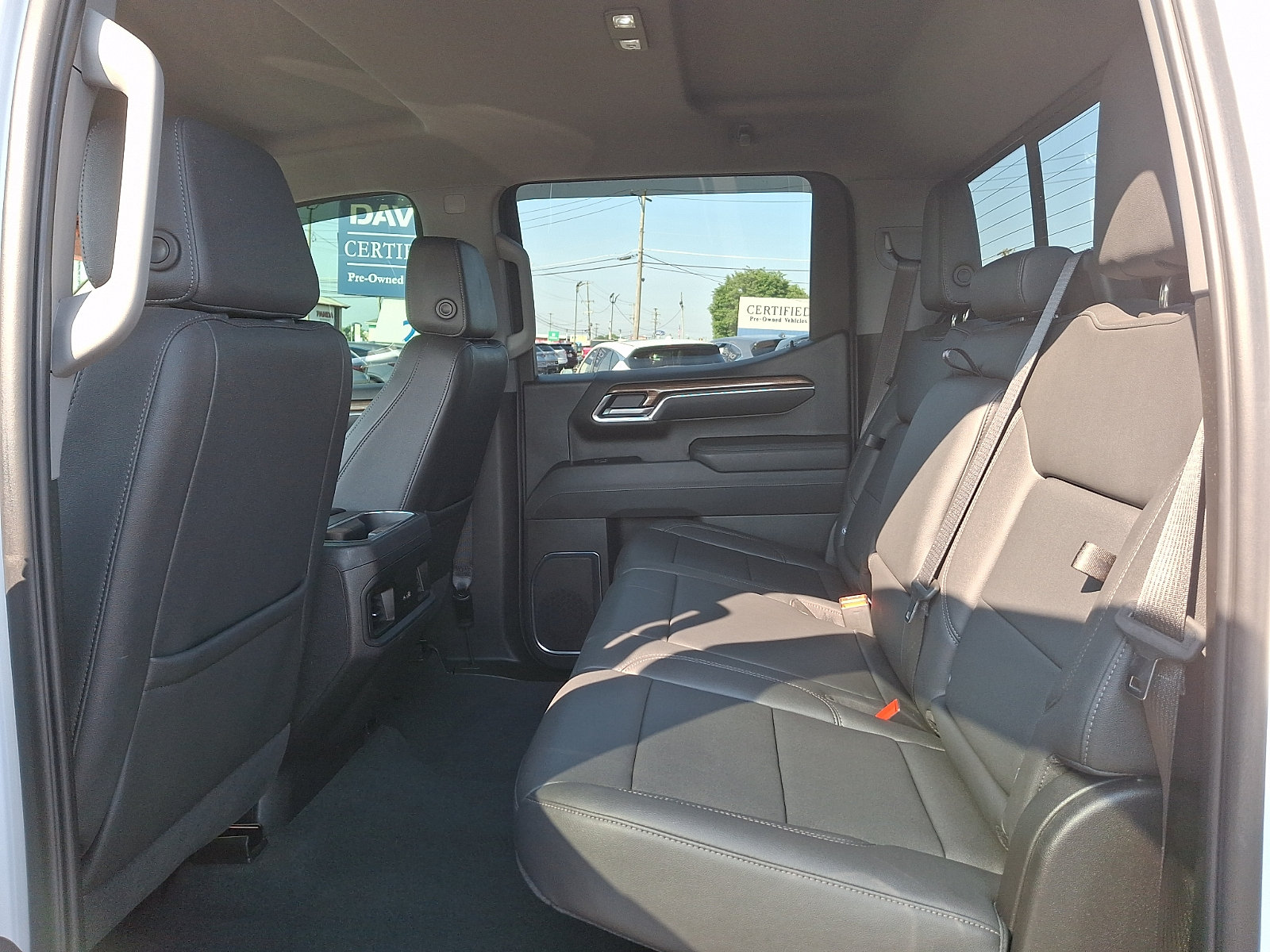 Used 2025 Chevrolet Silverado 1500 LT Trail Boss w/ Convenience Package II AWD/4WD image 10