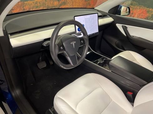Used 2021 Tesla Model Y Long Range image 18