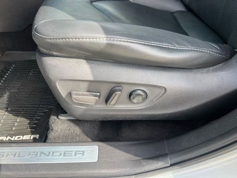 Used 2020 Toyota Highlander Limited image 26