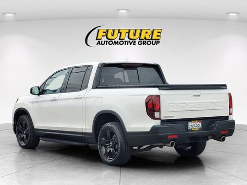Used 2025 Honda Ridgeline Black Edition image 7