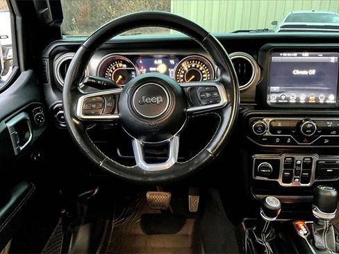 Used 2020 Jeep Wrangler Unlimited Sahara w/ Uconnect 4C Nav & Sound Group image 8