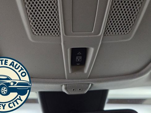 Used 2018 INFINITI QX30 AWD image 20