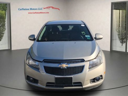 Used 2013 Chevrolet Cruze LTZ image 2