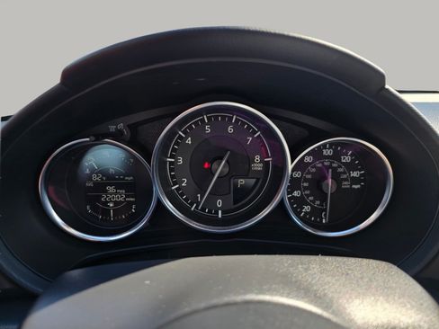 Used 2021 MAZDA MX-5 Miata Club RWD image 7