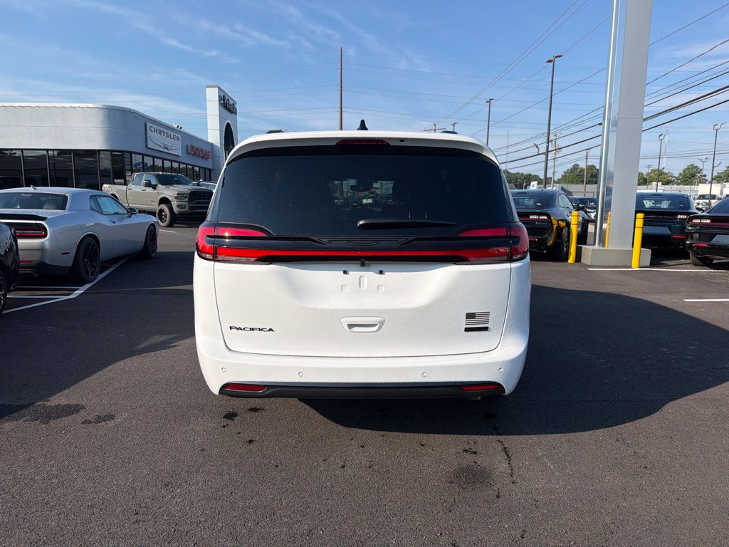 New 2027 Chrysler Pacifica Select FWD image 5