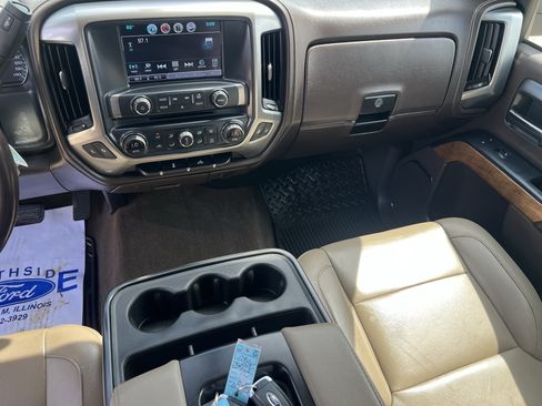 Used 2017 Chevrolet Silverado 1500 LTZ AWD/4WD image 38