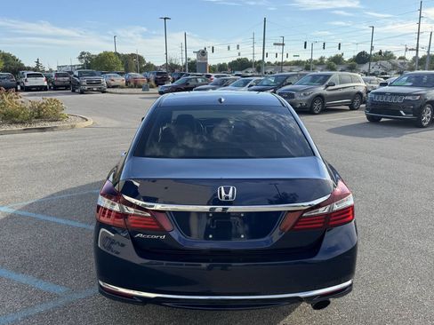 Used 2017 Honda Accord EX-L image 8