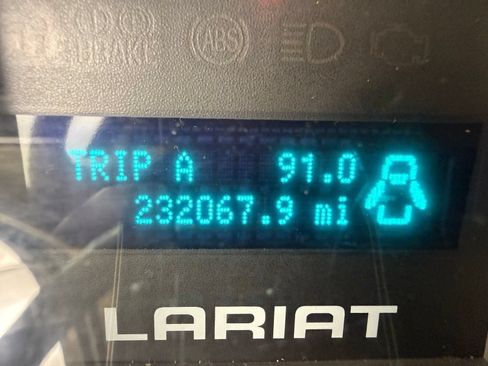 Used 2010 Ford F150 Lariat RWD image 30