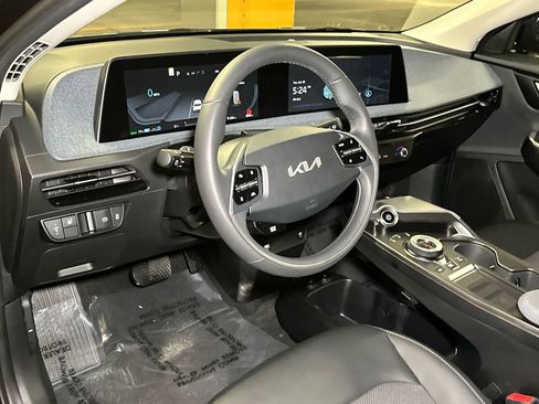 Certified 2024 Kia EV6 Light image 19