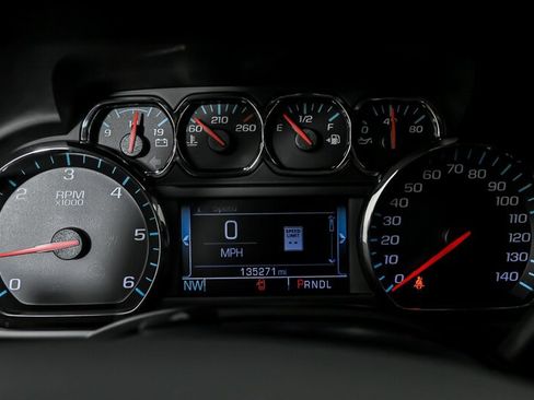 Used 2018 Chevrolet Suburban Premier AWD/4WD image 21