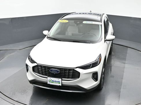 Used 2023 Ford Escape Platinum w/ Premium Technology Package image 29