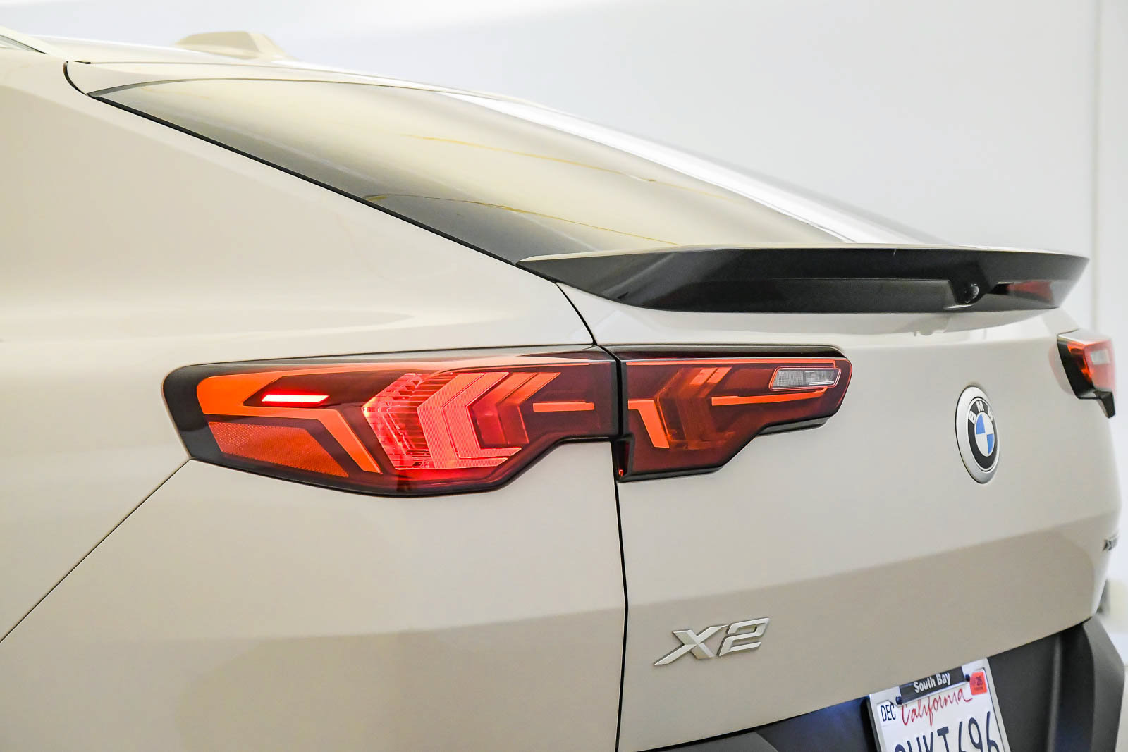 Used 2026 BMW X2 xDrive28i w/ Technology Package AWD/4WD image 11