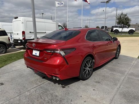 Used 2021 Toyota Camry SE w/ Carpet Mat Package (TMS) image 6