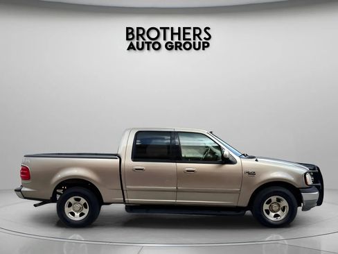 Used 2001 Ford F150 Lariat RWD image 12