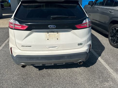 Used 2020 Ford Edge SEL w/ Convenience Package FWD image 3