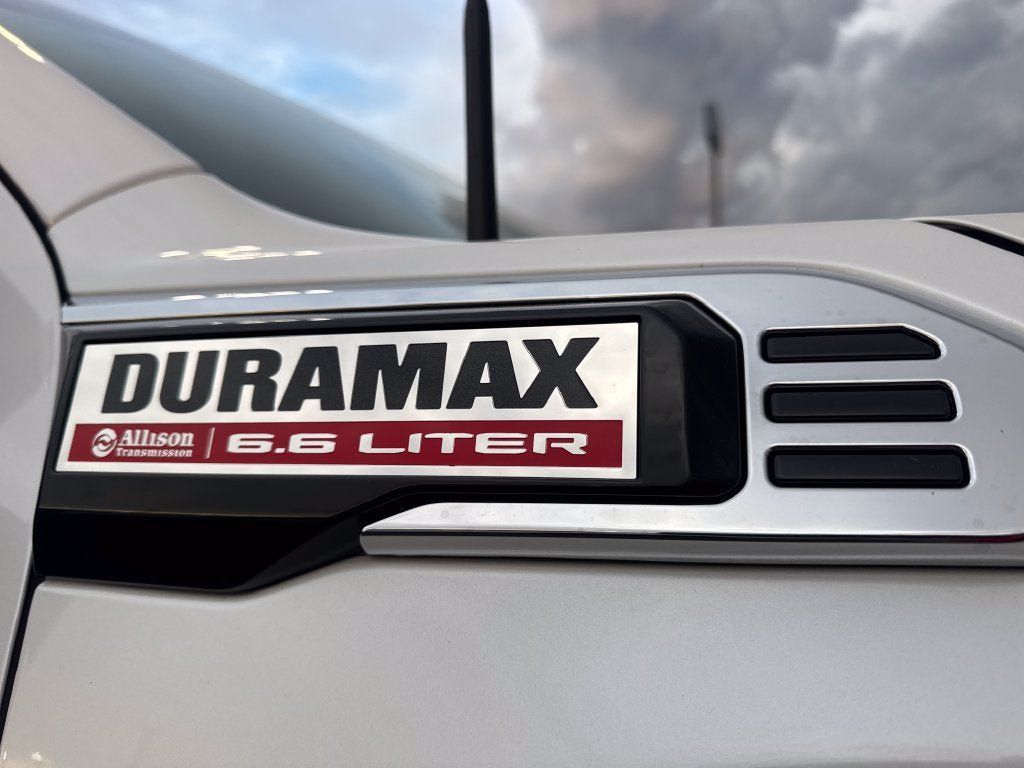 Used 2025 GMC Sierra 2500 Denali w/ Denali Reserve Package AWD/4WD image 4